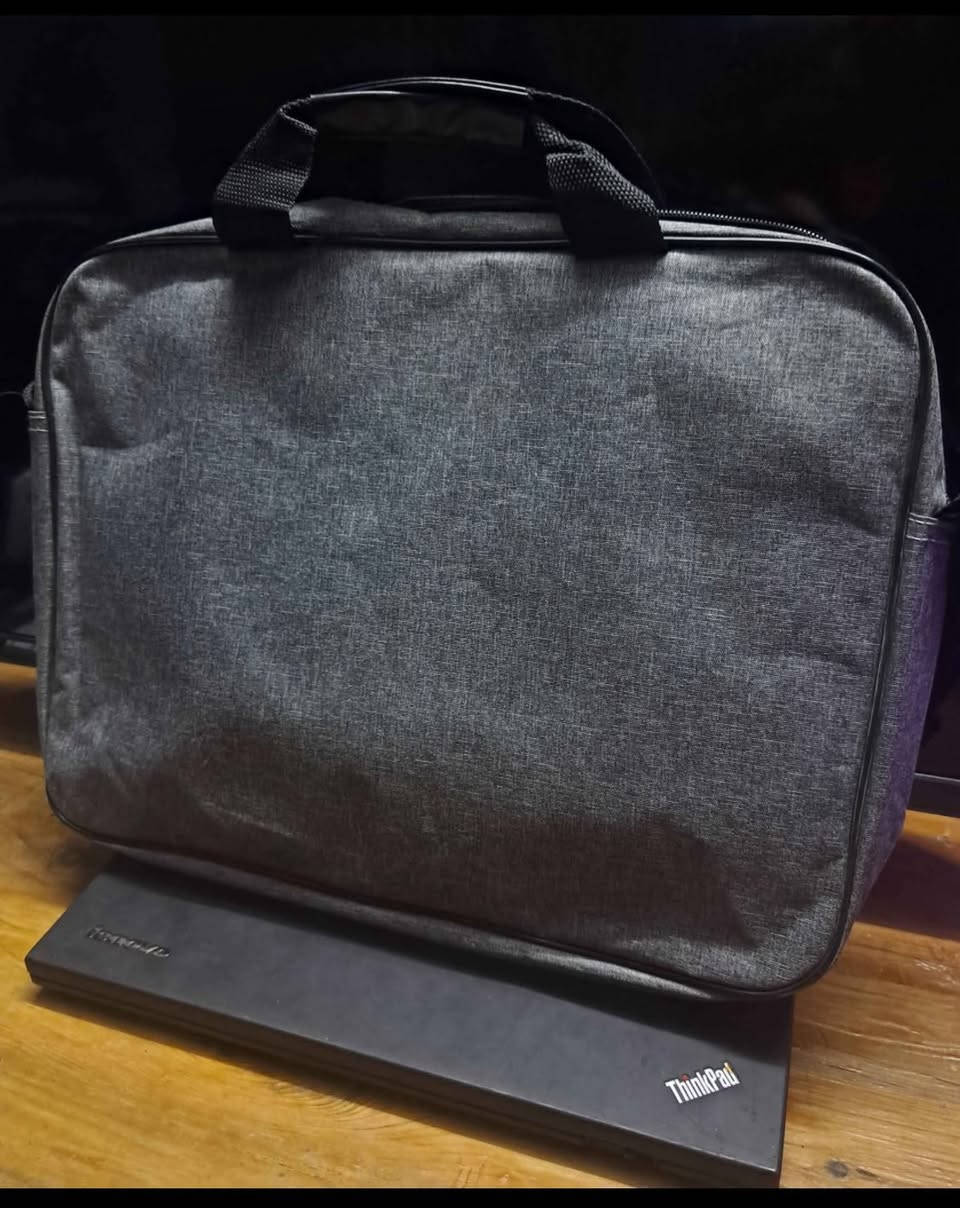 مواصفات ما تلكون كور i5 الجيل الثاني رام 4 هارد 120 ssd يجي ويا شاحنة و حقيبة وتفيد دراسه  وسعره 100 وبي مجال مال مستعجل الله شاهد رقمي : ***********
