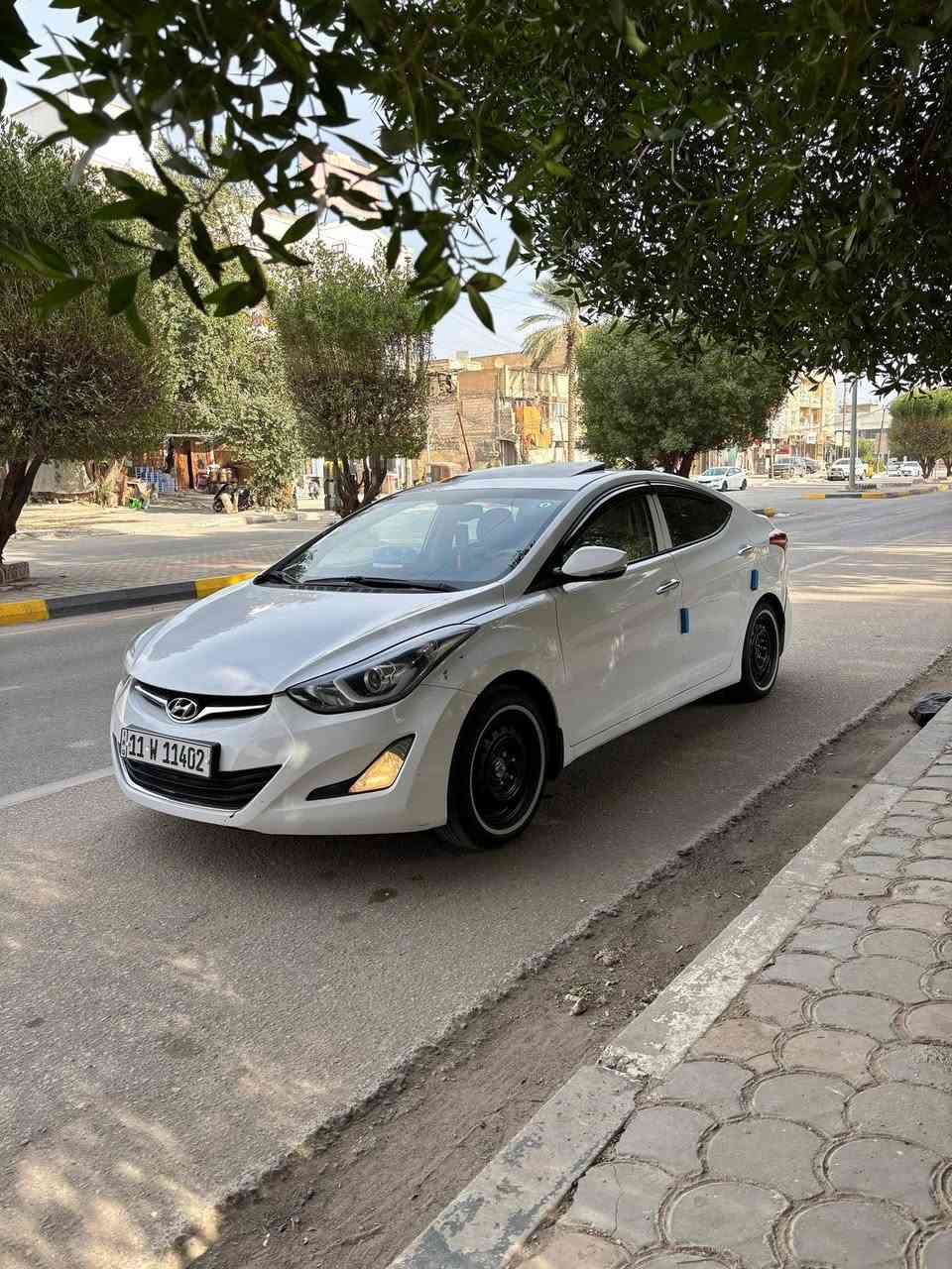 ٠سلام عليكم الانتره 2015 خليجي فول موصفات 1/1 سياره جاهز كامله كير وحداديه ومكينه وتبريد وتدفاء تخم تاير جاهز على 24 حبيها السياره بيها قطعه وحده صبغ فقط مكينه 1800 دوش تبريد قطعتين مرايات شفط السعر 118وبيها مجال سنوياه لل30 تحويل مباشر العنوان كربلاء رقم الهاتف***********
