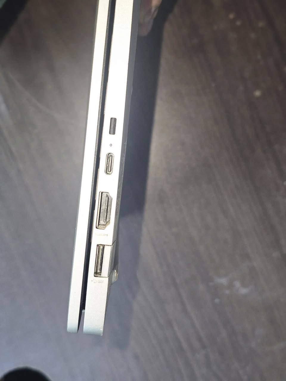 لابتوب hp
عالج core i5-10310U الجيل 10
النضام كروم بوك 
رام 8
حجم الشاشه 14 لمس 
هارد 64 
يستخدم (للدراسه والتصفح والتصاميم والمونتاج والشغل) نضافه %95
وياا ماوس
وشاحنته الاصليه W65 تايبسي
المكان بغداد الكماليه 
وبي فقط مشكله بسيطه بلمس الماوس 
سعر 175 وبي مجال بسيط 
للستفسار رقم ***********
