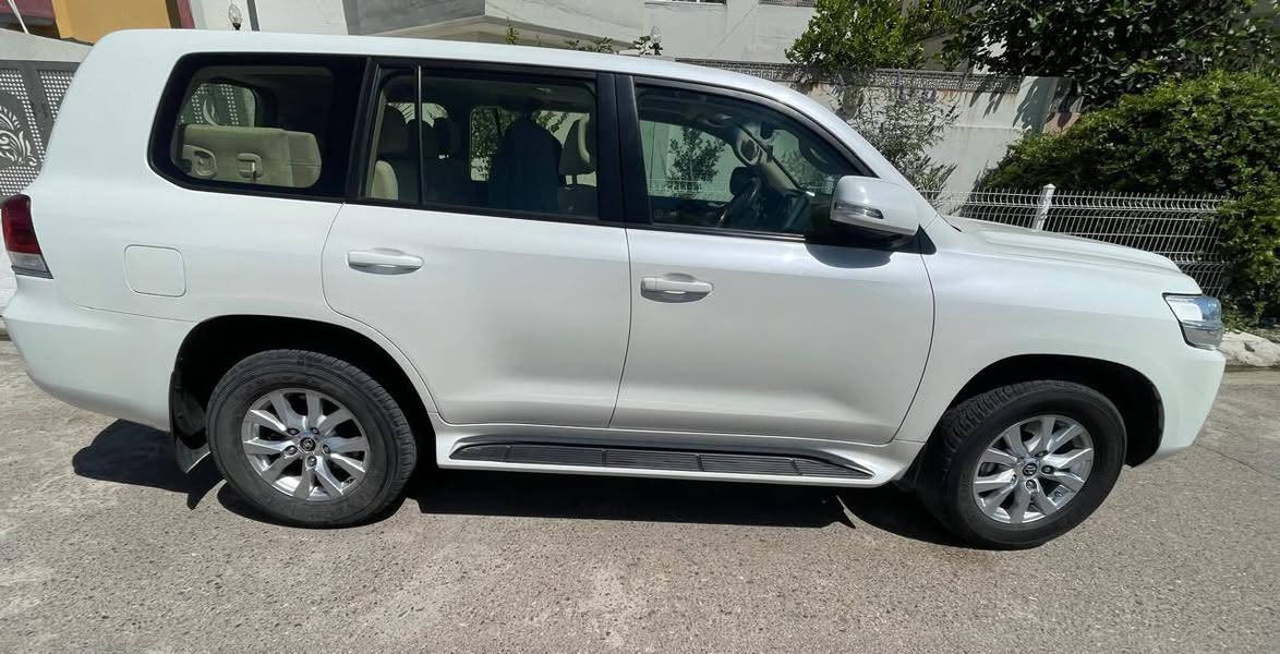 للبيع: تويوتا لاندكروزر GX موديل 2021 ✅

سعرها ادخل ع رابط https://t.me/carssofiraq/16328

المواصفات والاضافات والتفاصيل كاملة:
 المحرك: 6 سلندر (V6)، سعة 4000 CC.
 المسافة المقطوعة: 45 ألف كيلومتر (حقيقي مشي قليل).
 الصيانة: تبديل الدهن (الزيت) والادامة كلها دورية ومباشرة داخل الشركة.
 الموقع: أربيل.
🔍 حالة البودي (الشرائح والاصباغ):
 توجد طخة خفيفة بالدوسة.
 أثر صغير جداً في القمارة (السقف) نتيجة نزع السيباية (حمالة السقف).
 تكحيل بسيط بالجاملغ الخلفي (حكة بطول شبر وعرض 1 سانتيمتر فقط).
💰 السعر وتفاصيل الاتصال:
 للتواصل والاستفسار: 📞 ***********
.
.

🚗اعرض سيارتك ع اقوى قناة تلكرام و واتساب و صفحتي فيسبوك للبيع و شراء سيارات ادخل ع رابط 👈 https://t.me/carssofiraq
