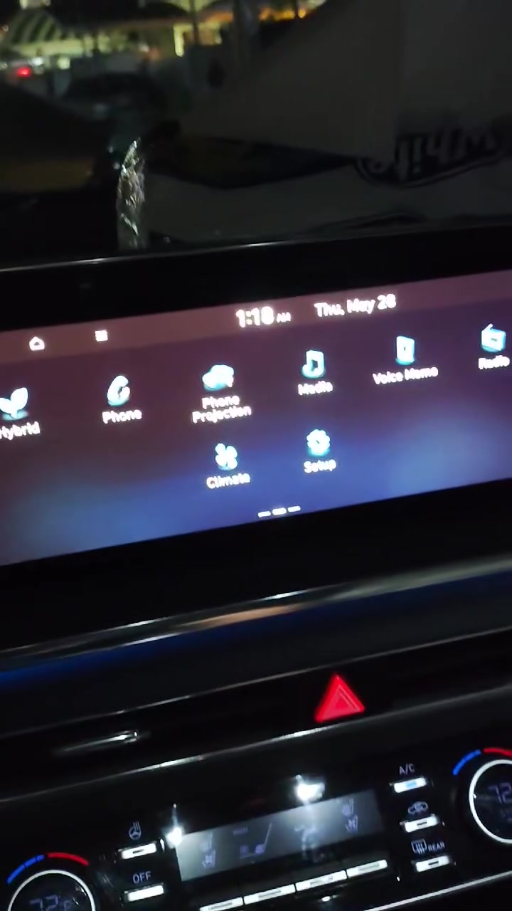 السلام عليكم car video box 
كار فيديو بوكس يحول سيارتك ذكية يفتح يوتيوب وخرائط وجميع تطبيقات اندرويد 

ورام ذاكرة خارجية الخ...

النظام اندرويد ١٢

اشتريته ب ٥٥ انت قيم واخذه


**إذا كنت صاحب هذا الإعلان وتريد حذفه لأي سبب، رجاءا أرسل رسالة إلى الدعم الفني**