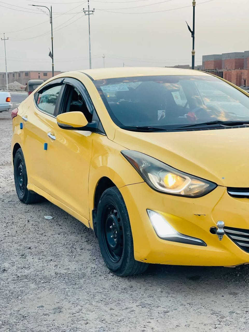 السلام عليكم النترا ٢٠١٥ رقم بغداد أمريكي محرك ١٨٠٠ 
هيئه وبحث كلهه مصفرها
سياره جاهزه بيها جاملغ أيسر والجنطه مفتوحه
كير محرك كهربائيات صدر كله ادامه جديده سياره حلوه ونظيفه
عارضها ب١١٠ وبيها مجال انشالله 
مكاني بغداد قرب بوابه بغداد ***********
