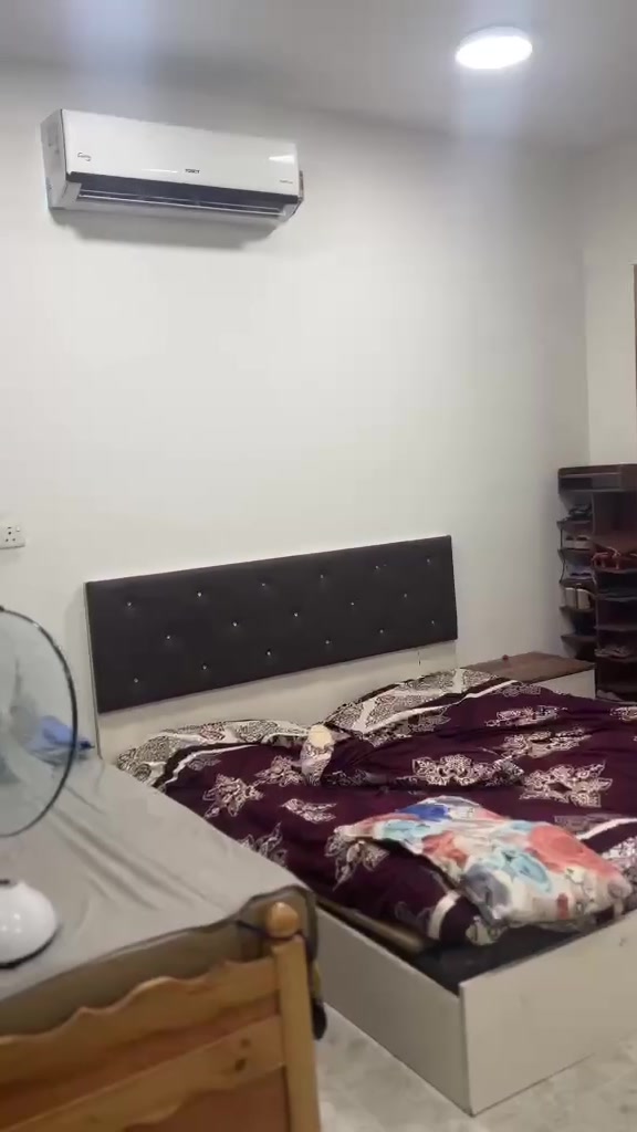 دار حديث للبيع واجه ٤متر ونص نزال ٢٠متر مساحة ٩٠ متر بناء حديث سنة ٢٥ للاتصال *********** ابو رحمه حي دراغ
