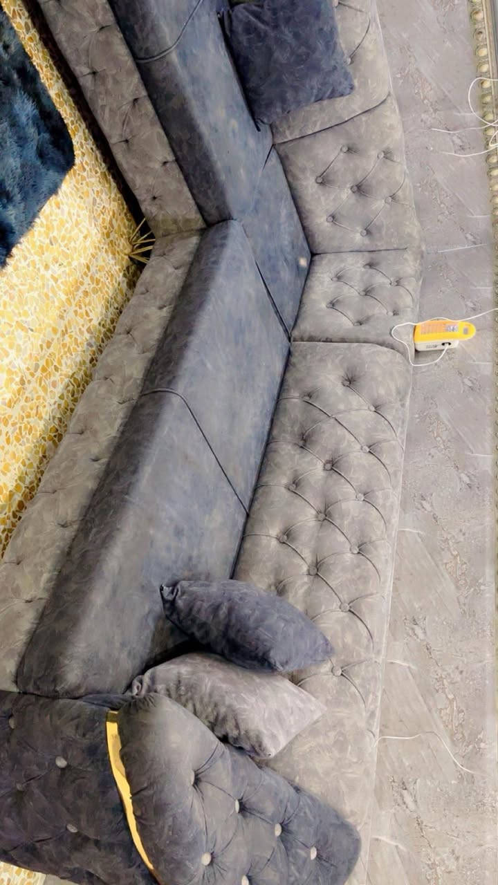 للبيع
11متر للاستفار لاتصال عل رقم ***********
