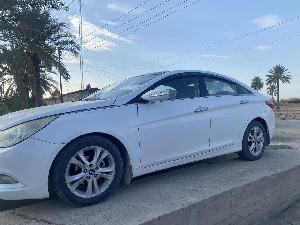 سوناته2011خليجي 
محرك 2400دوش
رقم بغداد 
سعر 120وبيه مجال 
رقم الهاتف ***********
