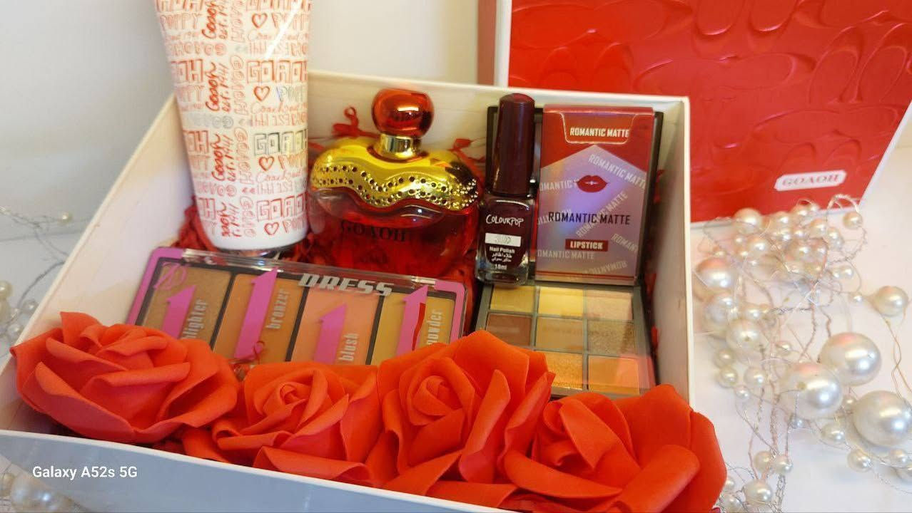 "تبحث عن الهدية المثالية التي تعبر عن حبك واهتمامك؟ 🎁
نقدم لك بوكسات هدايا رجالية ونسائية مُصممة حسب الطلب، بكل التفاصيل التي تحبها! 💌

اختر الألوان، المنتجات، وحتى رسالة خاصة لتجعل هديتك فريدة . 💝

للحجز والاستفسار التواصل على الخاص دايركت 

👇"
#هدايا #هدايا_مميزة #بوكس


**إذا كنت صاحب هذا الإعلان وتريد حذفه لأي سبب، رجاءا أرسل رسالة إلى الدعم الفني**