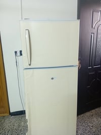 ثلاجه للبيع شرط الفحص رقم التلفون07715885839
