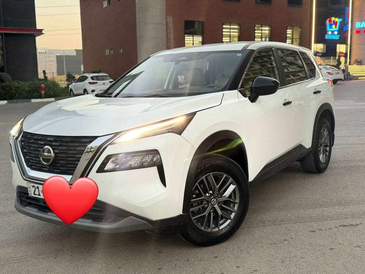 السلام عليكم 
نيسان روج وارد امريكي م ٢٠٢١ محرك ٢.٥ ماشي ٤٠٠٠٠ الف ميل تقريبا بدون تبديل .  بس شويه صبغ بونيد ٢٠ سم بالمقدمة بونيد  سعر ٢١٣ $ بيه مجال قليل . عنوان . قضاء كفري ***********
