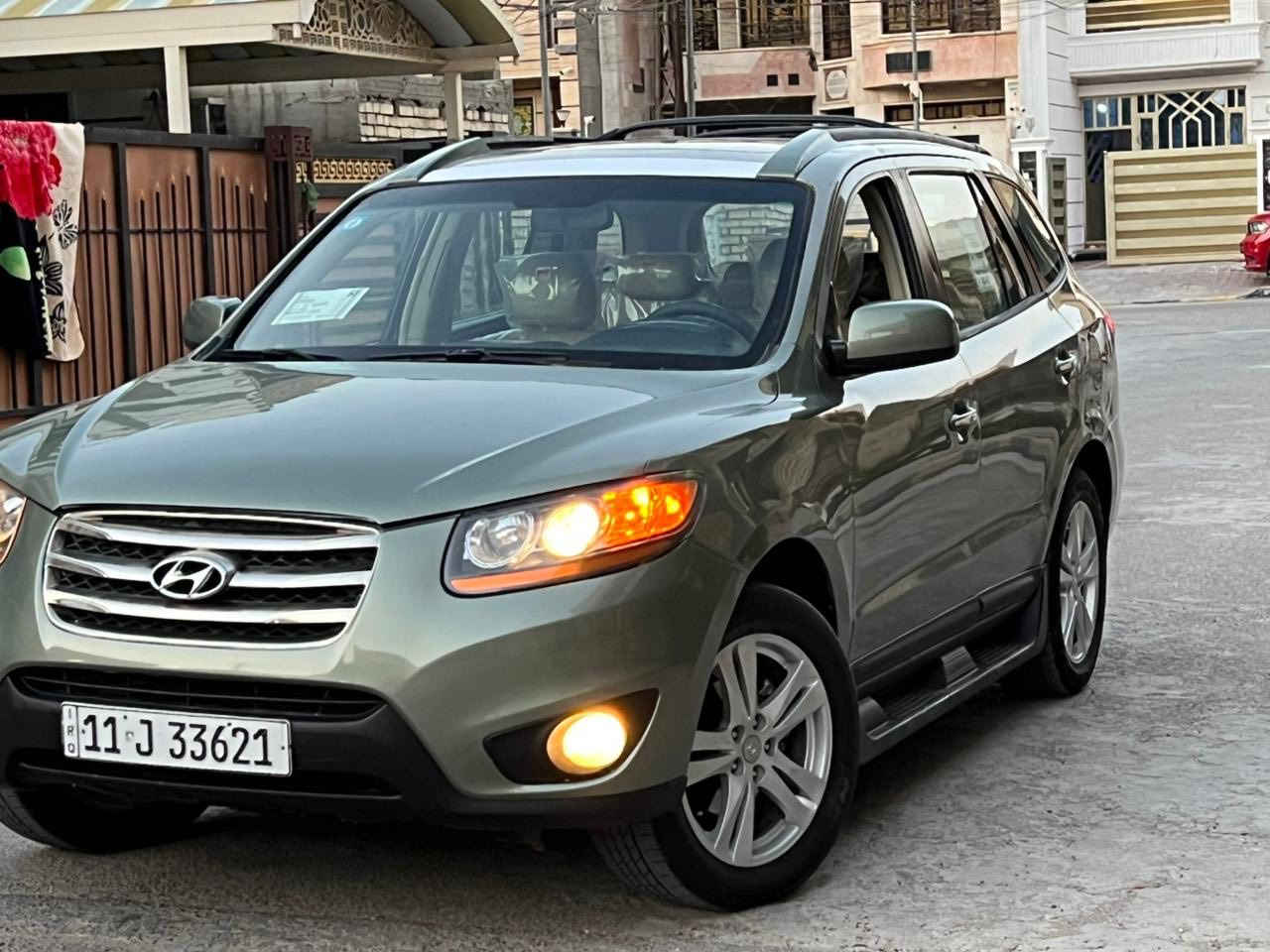 السلام عليكم هونداي سنتافيا موديل 2007 شكل 2012ماشيه 133الف( بيها مكانات صبغ بدون ضربه بدون دواخل )خليجي استيراد خاص فول مواصفات  واحد عله واحد فور ويل تحكمات ستيرن حساسات كامره فتحه  مرئي شفط ثلاجه تبريد كشنات جلد 5 كير محرك 6 سلندر 3300 مكفول من البخار ول راجز ول تنقيص رقم بغداد الدولي الجديد بسمي هزه وسنويه جديده مكان السياره بغداد سعرها112وبيها مجال الشراي رقمي***********
