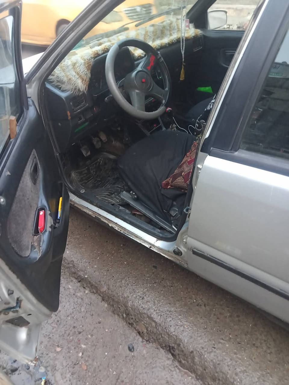 انتره هونداي موديل 1994
سنويه 2030
بسمي 
النضافه كدام العين 
السعر 25 وبيه مجال 
رقم بي وتساب ***********
