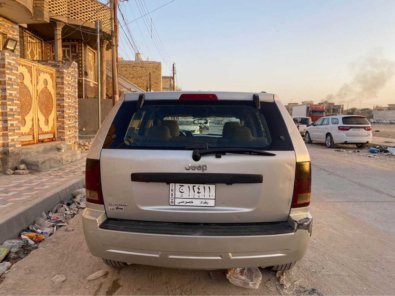سلام عليكم 

جيب كراند شيروكي (لاريدو)
موديل ٢٠٠٨
رقمها بغداد بسمي تحويل مباشر
حادث جاملغ جهة الصدر و بيها بارد جاملغ جهة السايق فقط مثل ما موضح بل صوره 

سياره بلادية كلشي كهربائياتها محرك كير تبريد كله كامل 
فقط نقص حدادية 
مكان السيارة الناصرية المركز 
سعر السيارة :75 ورقه
اي استفسار :*********** ناصرية, ذي قار

