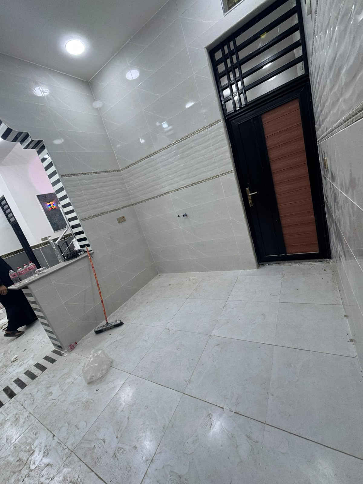البيت قاط ونص بي غرفتين نوم وستقبال ومطبخ وصحيات  #اكسبلور #fyp #ميسان_العماره #ميسان #الشعب_الصيني_ماله_حل😂😂 
