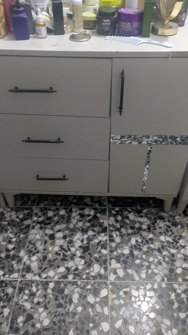 غرفة نوم تركية مع اضاءة بل كنتور 5 قطع


**إذا كنت صاحب هذا الإعلان وتريد حذفه لأي سبب، رجاءا أرسل رسالة إلى الدعم الفني**