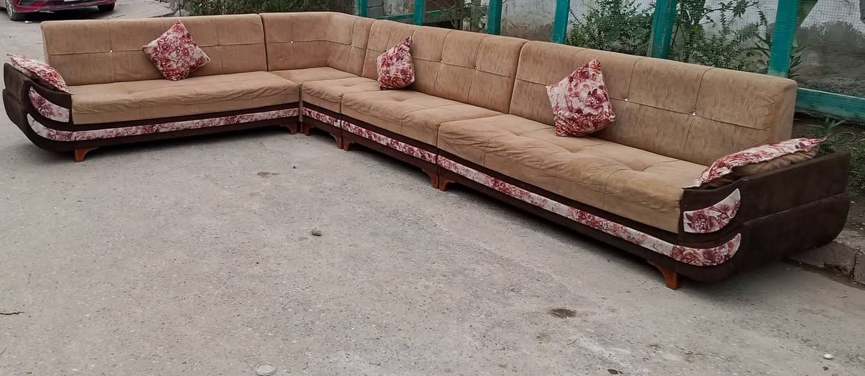 ⚜️  ديوان 10 مقاعد
⚜️  كلش نضيفه 

⚜️ المكان حصوه حي عداي

⚜️ للاسفسار الاتصال ***********
