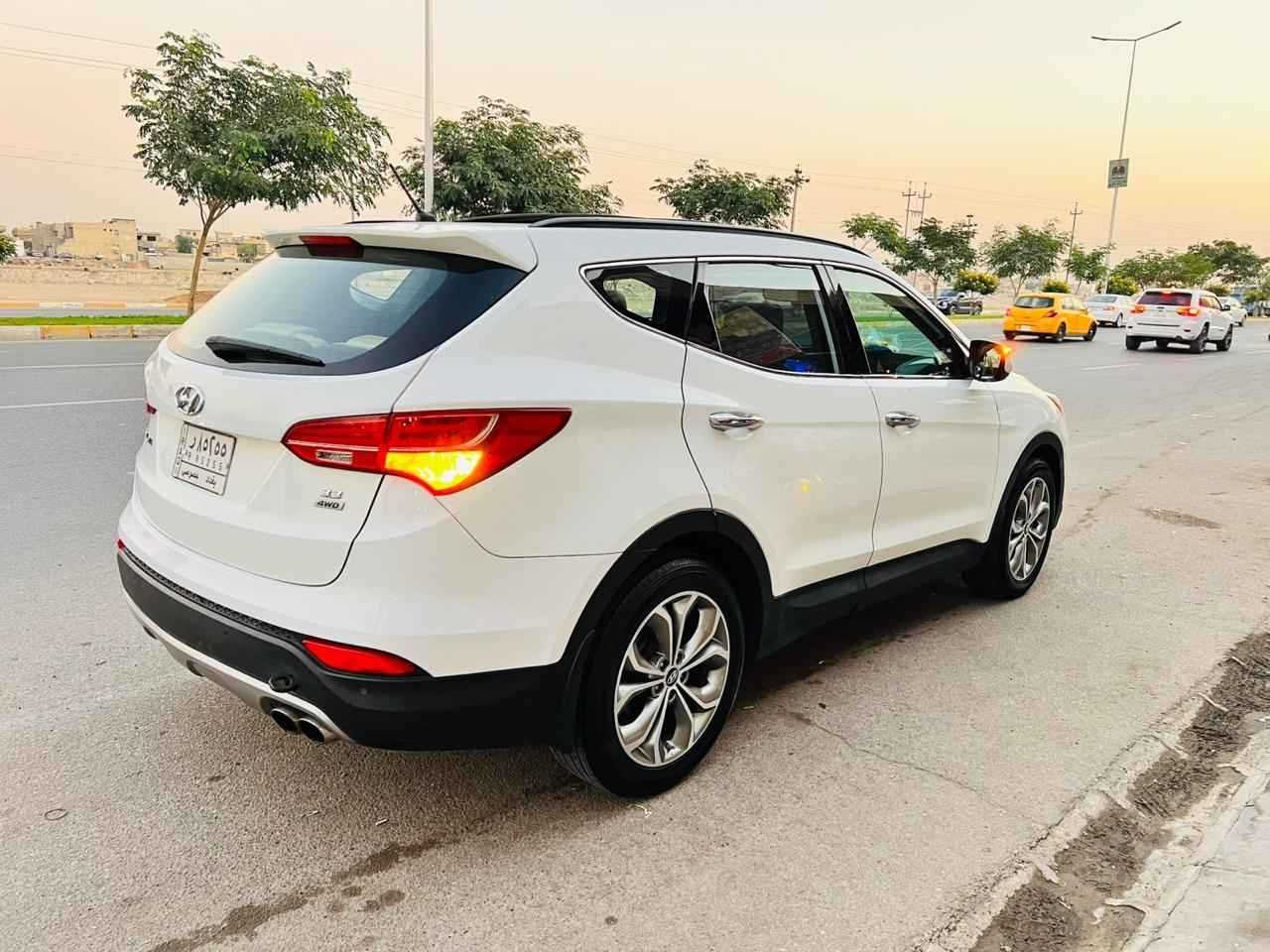 السلام عليكم 
هيونداي سنتافي ٢٠١٥ 
خليجي ٦ سلندر ٧ راكب 
بيه الجاملغ خلف السائق بي ضربه 
والمحرك مبدل كازكيت بسبب نضح 
السياره خير من الله جاهزه من كلشي 
مكاني كربلاء 
السعر ١٨٠ وبيه مجال 
 *********** Colombo, Sri Lanka
