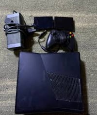 اكس بوكس 360 مستعمل قليل بي اكثر من 25 لعبه  بيع مستعجل ع الفحص سعره 1...