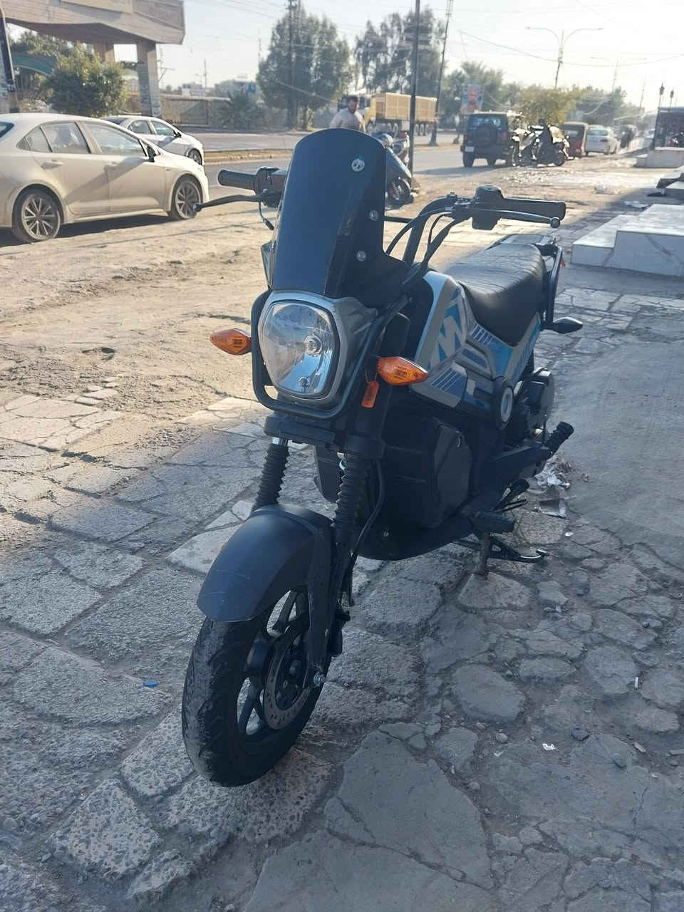 سلام عليكم اخوان للبيع دراجه هونده كلاسك دراجه مكفوله كفاله عامه بس كيلو متر مالته واكف مال سره الباقي كله مكفول سعر ١١٠ مكاني بغداد الشعله هاتف ***********
