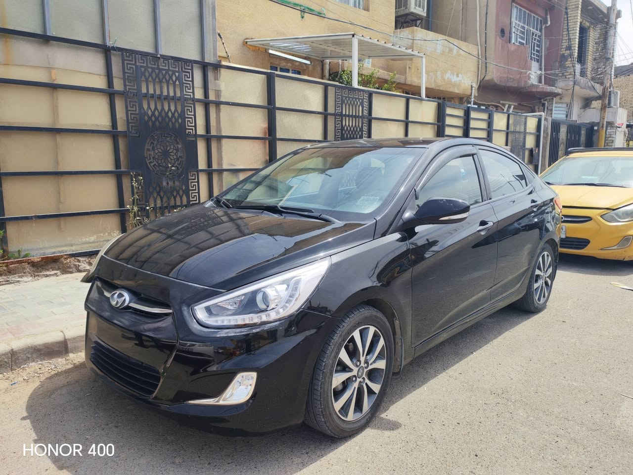 للبيع — هيونداي أكسنت 2015 🌟
🚘 وارد خليجي

⚫ اللون: أسود

⚙️ محرك 1600 قطرتين مكفول

كير مكفول تبريد منظومة جديدة أصلية

دوشمة كشنات كابوي وأرضية جلد

🛞 5ويل كب كروم

كامرة خلفية لايت لد وتحكم ستيرن واشاير مري

📍 رقم بغداد

🛣️ الممشى: 86 ألف كم قابل للزيادة

🎨 بدون صبغ بدون تبديل (فقط شخوط وتصليح بارد)

✅ استخدام شخصي والسيارة جاهزة

السيارة نظيفة ومرتبة ومشيها حلو وما تحتاج صرف.

السعر/ ١٠٠ ورقة قفل

عنوان/ بغداد/ الشعب


**إذا كنت صاحب هذا الإعلان وتريد حذفه لأي سبب، رجاءا أرسل رسالة إلى الدعم الفني**