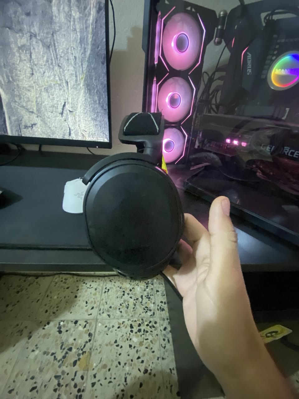 Steelseries 7
نسخه ال pc دنكل مالتها موجود 
سعر 75 متوفر توصيل ماكو هيج سعر 
***********
