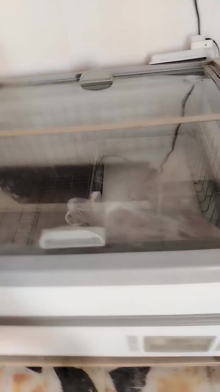 📢 للبيع فريزر عرض تجاري
🔹 فريزر عرض أفقي زجاج منزلق

🔹 الماركة: DeLonghi

🔹 مناسب للمحلات، المولات، السوبرماركت

✔️ يصلح لعرض وحفظ:

- الدجاج

- اللحوم

- المثلجات

- المواد الغذائية المختلفة

🔹 تبريد قوي وشغال 100%

🔹 حجم كبير وسعة ممتازة

🔹 زجاج سلايد سهل الاستخدام

💰 السعر: (900)

📍 الموقع: (بابل /حله /نادر الثانيه )

للتواصل خاص أو اتصال ***********
