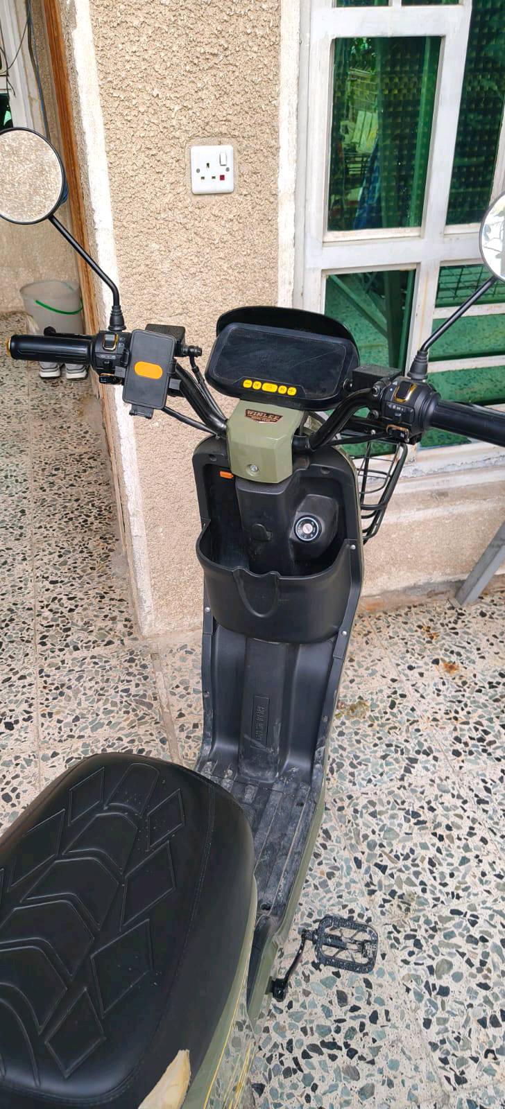 🎯 الفرصة لا تُعوَّض لمحبي السرعة والأداء!

مستخدمة شهرين 2 فقط لا تفوت الفرصة وشتريها سعر 550 الف دينار عراقي وبيها مجال ما تلكة نفساه لحك قبل لا تخلص الكمية لان قليلة بالوان عده اميزهن الاخضر الغامق وهاذا ليس السعر النهائي والاستفسار اتصال على هذا رقم او رسله رسال وسنرد عليك باسرع وقت ولا تضيع هاذه الفرصة امتلاك وحش لا يعوض في هذا السعره وهذا هو الرقم  *********** متواجدين على الوتساب و على الهاتف 

تعلن عن بيع دراجة ياماها R9 بحالة ممتازة وبمواصفات تخطف الأنفاس.
إذا كنت تبحث عن القوة، الأناقة، والثبات على الطريق، فهذه الدراجة هي خيارك الأمثل.

✨ أبرز المميزات:
✅ محرك سريع الاستجابة – أداء عالي يتكيف مع مختلف الظروف.
✅ تصميم رياضي حديث – يلفت الأنظار بخطوطه الحادة وألوانه الجذابة.
✅ نظام فرامل متطور – لأقصى درجات الأمان والثقة أثناء القيادة.
✅ خفيفة الوزن – تُتيح لك المناورة بسلاسة سواء في المدينة أو على الطرق السريعة.
✅ صيانة دورية منتظمة – محفوظة بدقة ومضمونة الأداء.

🚀 خيار مثالي لمحبي:

· السرعة والمرونة.
· التميز بين الدراجات النارية.
· الجمع بين المتعة والموثوقية.

📌 سعر منافس جداً (يُتفاوض بحدود معقولة للمشتري 550الف دينار عراقي وبيه مجال للطيبين الجاد).

📞 للجادين فقط – الاستفسار عبر الخاص. *********** على طريق واتساب و الهاتف

لا تفوت فرصة امتلاك وحش الطرق بمواصفات قمة وتكلفة معقولة! 🏍️⚡