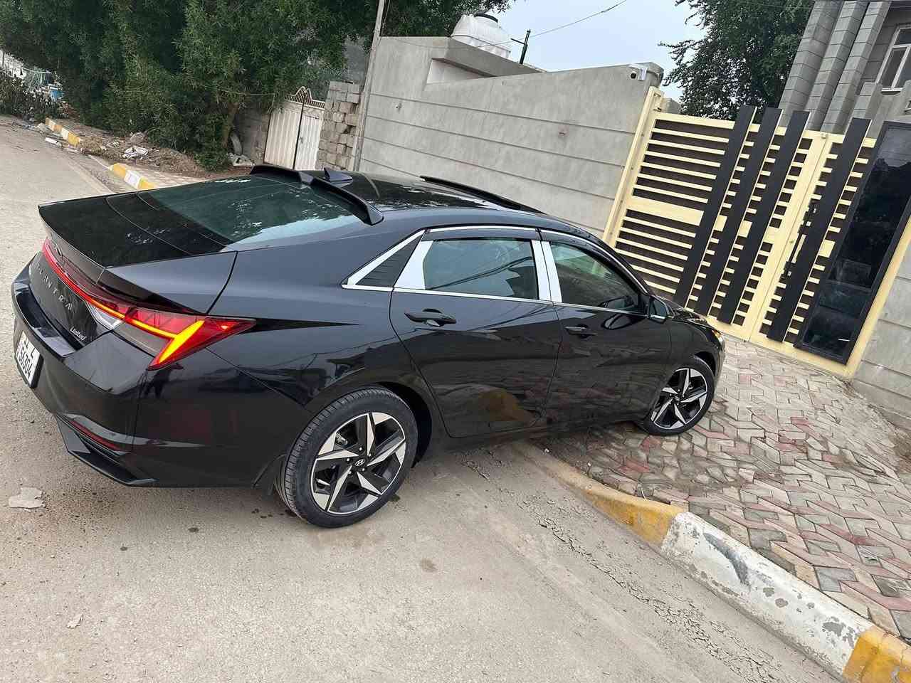 هيونداي النترا 2023 ليمتد
🟪 السعر💲 165 وبي مجال ✅
المواصفات
فول مواصفات
بصمة تشغيل
بصمة أبواب وصندوق (لمس)
فتحة سقف سلايد روف
كاميرا خلفية دوارة
رادارات 360 درجة (أمامي، جانبي، خلفي) مانعة للتصادم
التحذير عند فتح الباب
تحكمات ستيرن أربع جهات
شاشة عدادات بأربع وضعيات
ثلاث وضعيات قيادة (عادي، سبورت، ذكي)
مثبت سرعة ذكي مع تنبيه مغادرة المسار
Auto Hold للتوقف المؤقت
هاند بريك بصمة
شاشة وسطية بلازما كبيرة لمس تدعم Apple CarPlay وAndroid Auto وايرلس وGPS
شحن وايرلس
ويل كب قياس 17
نظام صوت Bose (8 سماعات + دمام بالجنطة)
تشغيل عن بعد
إشارات بالمرايا
أضواء ترحيب عند الاقتراب
لايت لد ثلاث عدسات وسكنات لد
مقاعد جلد، مقعد السائق كهربائي
نقطة عمياء
تدفئة وتبريد المقاعد
إضاءة داخلية لد متغيرة (12 لون)
كير أوتوماتيك مع وضع S
تحديد مسار وقيادة ذاتية مع رادار أمامي
مانع انزلاق
وارد أمريكي - دخول جديد
حادث بسيط في الجاملغ و4 أصابع من الباب
جميع الايرباكات سليمة
كفالة الشاصي واللغود من الضرر
صور الحادث مرفقة مع الصور
رقم السيارة: بغداد الدولي الجديد
باسم المالك تحويل مباشر
لون السيارة: اسود ملكي
المسافة المقطوعة: 52000 مايل
المحرك: 4 سلندر – 2000cc

العنوان
كربلاء المقدسة

للتواصل
***********

#سوق_العراق_للسيارات #هيونداي_النترا #النترا_2023 #بيع_سيارات
