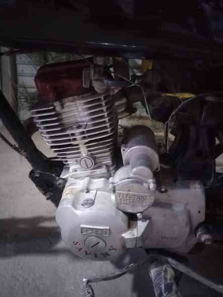 سلام عليكم دراجة ايراني للبيع دراجة خيرالله شلعة ومعدل فول مكاني بغداد السعر 250 وبيهة مجال رقمي ***********
