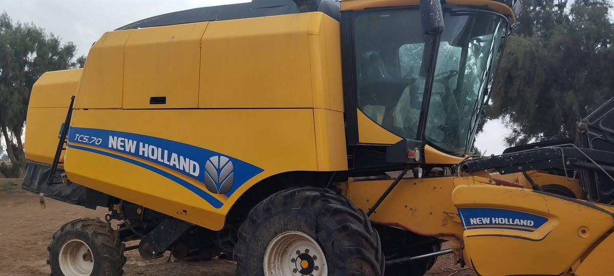 حاصده للبيع موديل 21 خمسه بلم بم ونوزه الاستفسار على هذا الرقم ***********
