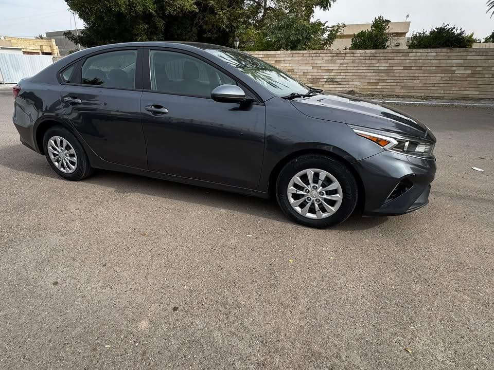 سـلام عـليكم
1للـبيع كيا فورتي
2مـوديل2024
3امريكي كلين بدون حادث فقط دعاميه صبغ وصور حادث بل منشور
4مواصفات عاديه شاشه كامرة حساسات امامي خلفي رادارات امامي خلفي تحديد مسار 
5مكينه2000دوش 
6ماشيه22ألف 
7مكاني بغداد
8الـسعر157
9الاستفسار***********
