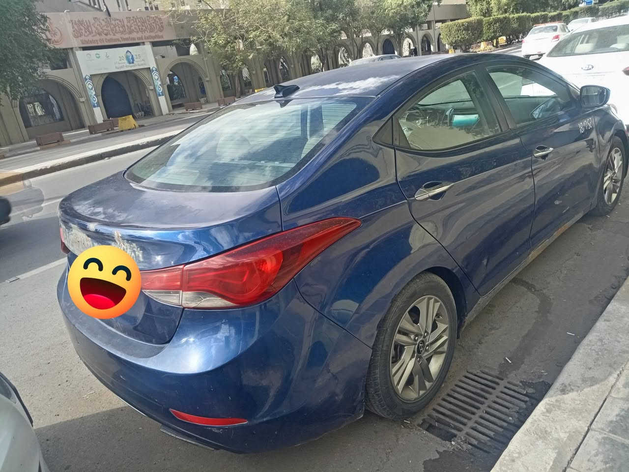 النتر ٢٠١٦ رقم بغداد بسمي حدثة باب ورة السايق من امريكة وبل عراق بية طخات بل دوس وبل قبغ الصندوك بدون داخل كير محرك خير من الله مكان بغداد شارع حيفا السعر ١١٠ وبية  بصيط أو مروس معة سيارة أجرة رقم الموبايل *********** وتساب بي
