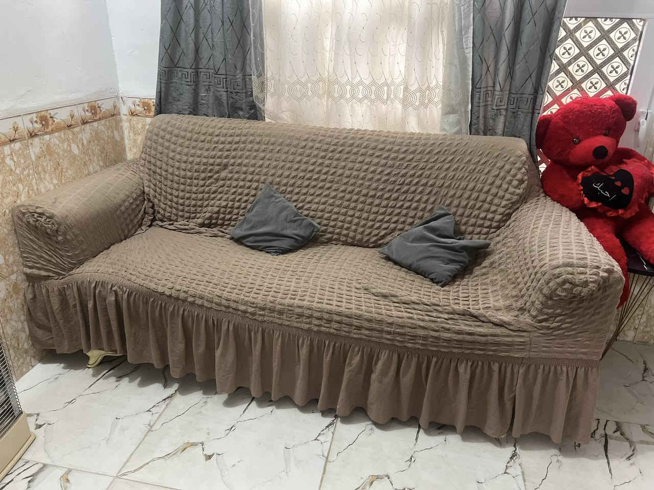 سلام عليكم للبيع. ٣تخامه  للبيع وياهن الطبلات ومرجوحه الرقم للشراي  ***********
