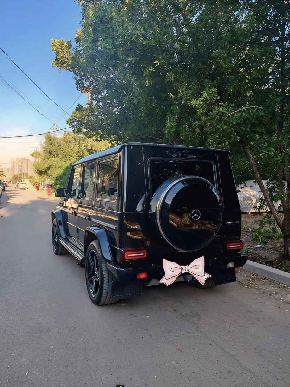 للبيع: مرسيدس G63 AMG (أصلي)
السياره كله مختومة AMG
الموديل: 2014. لون اسود 
اديشن وان
الوارد: ألماني.
مكفوله من الصبغ والضربه 
محدث بغراض اصلية لايت شباك فقط 
الرقم: أربيل (هزة وفحص جديد).
الحماية: مغلفة بالكامل PPF نوعية راقية جداً.
الحالة: نظيفة كلش وبحالة الوكالة، سيارة "نصبة" وحلوة وما تحتاج أي مصاريف.
السيارة بوضعية ممتازة جداً وجاهزة للاستخدام. للي يدور النظيف والمكفوله

السعر  46  الف $ وبه مجال 

غير متواجد على النت وشكراً للجميع 
العنوان بغداد الحريه   الشراري يتصل وبل خدمة 
***********
