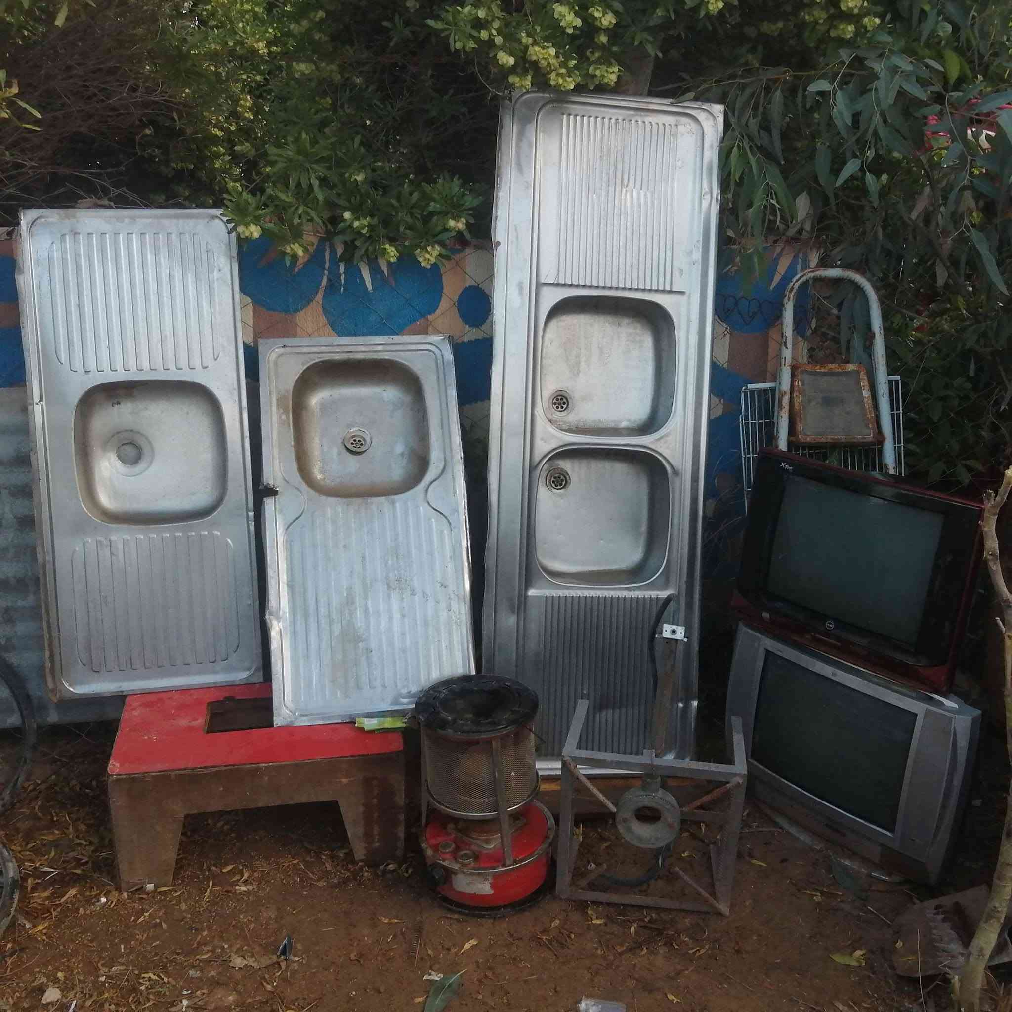 مبردة حجم كبير شغاله نضيفه سعرها 65 بيه مجالlllll
L للشراي )
l

 

-     1. كشر مبردة (ثلاجة): 50
-     2. رجل ماكينة (2): 20
-     3. ثريا طوس (10): الوحدة 2000
-     4. ثلاجة صغيرة: 55
-     5. شاشة 22 بوصة: 45
-     6. براد ماء مستعمل: 40
-     7. حوظ سنج (3): 20

المكان: شارع جامعة كفيل، مقابيل مدرسة الوردي، بداية حي النداء، النجف الأشرف (قرب ملعب الدولي).
للتواصل: ***********
