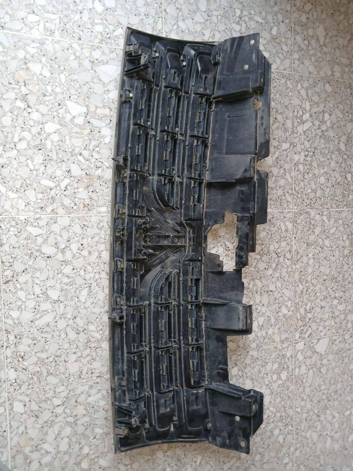 شباك باجيرو
السلام عليكم 
اخوان 
شباك باجيرو للبيع يرهم من 2009 لل 2018 مابيه اي كسر والصور واضحه شويه جراد بالعلامه وشويه بالنيكل والسعر اخوان قيم بما يرضي وبالعافيه 
ابو سيف 
***********
