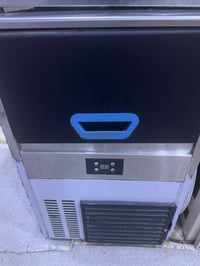 مكينة ثلج بلوري • نظافه ١٠٠٪ • السماوه