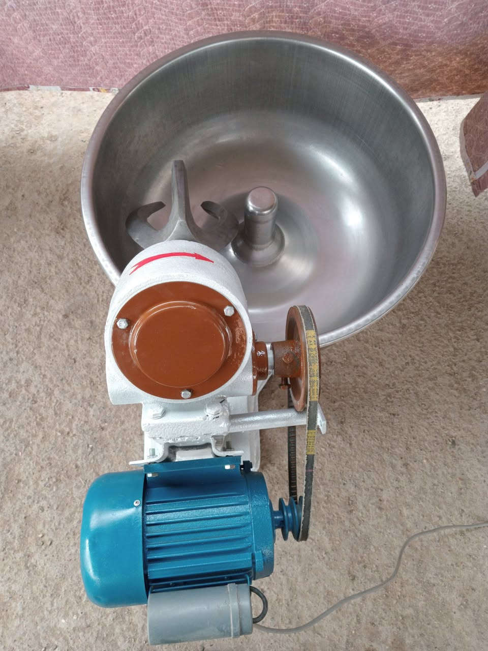 السلام عليكم 
للبيع عجانه 40 كيلو جدا نظيفه ماطور حصان ونص ملف نحاس السعر ٣٥٠ مكاني بغداد قرب الكاظمية ***********
