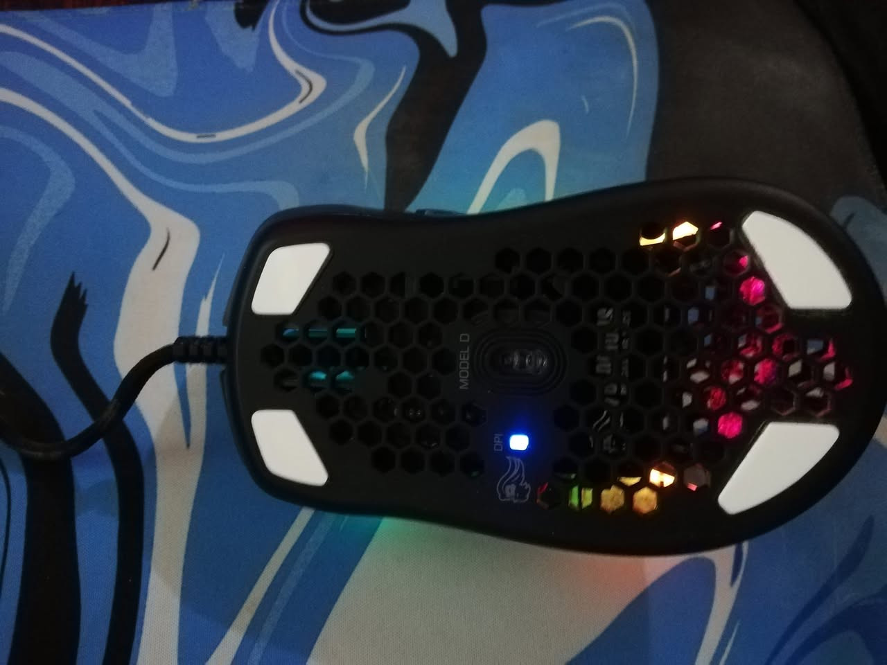 السلام عليكم
ماوس كلوريس مودل D اسود

نظيف جدا مثل ما مبين بالصور

كارتونه وكل ملحقاتها موجوده

سبب البيع رايد اجيب وايرليس

مكان بصره

السعر 25 الف

***********
