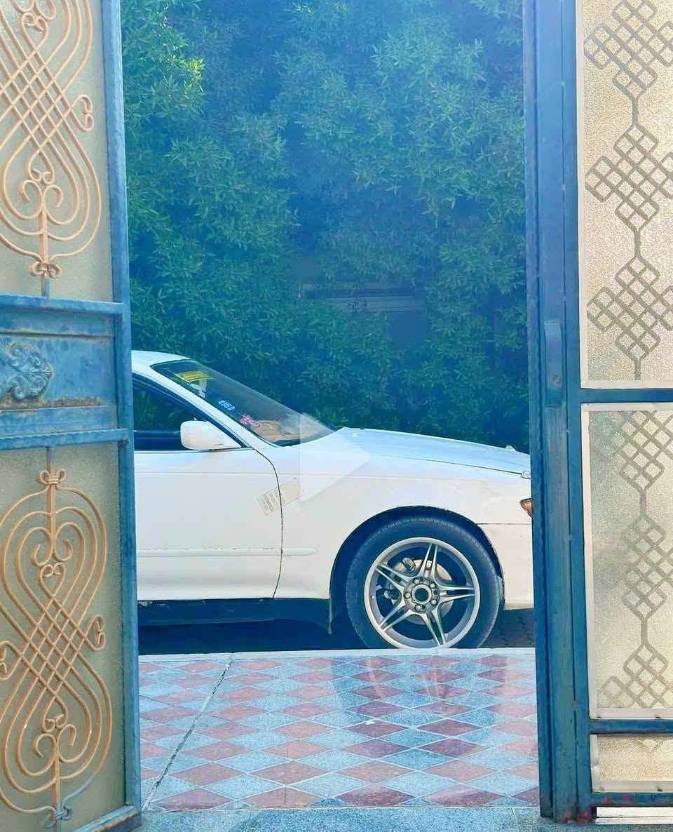 السلام عليكم
  
مارك نفخ لون ابيض رقم بصره مشروع وطني شرط مداور 
كفاله كص ونقل 
مكينه وكير شرط الفحص 
منضومه زنون 

ويلكب رياضي 

شوته رياضيه .

كهربائيات كلها شغاله 

غرفتها مرتبه 

تحكم مري  

سعر 53 وبيها مجال قليل 
التواصل 
***********
بي واتساب
مكاني بصره سفوان
