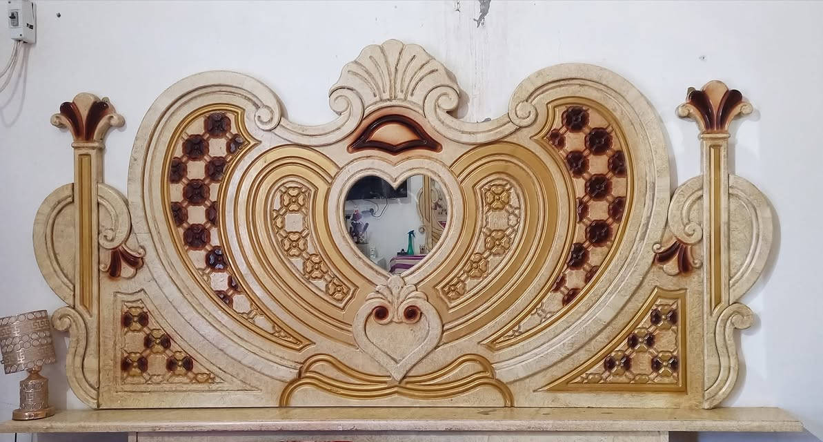 غرفه نوم للبيع نظيفه كلش سعر ٧٥٠ وبيها مجال العنوان ذي قار للاستفسار ***********
