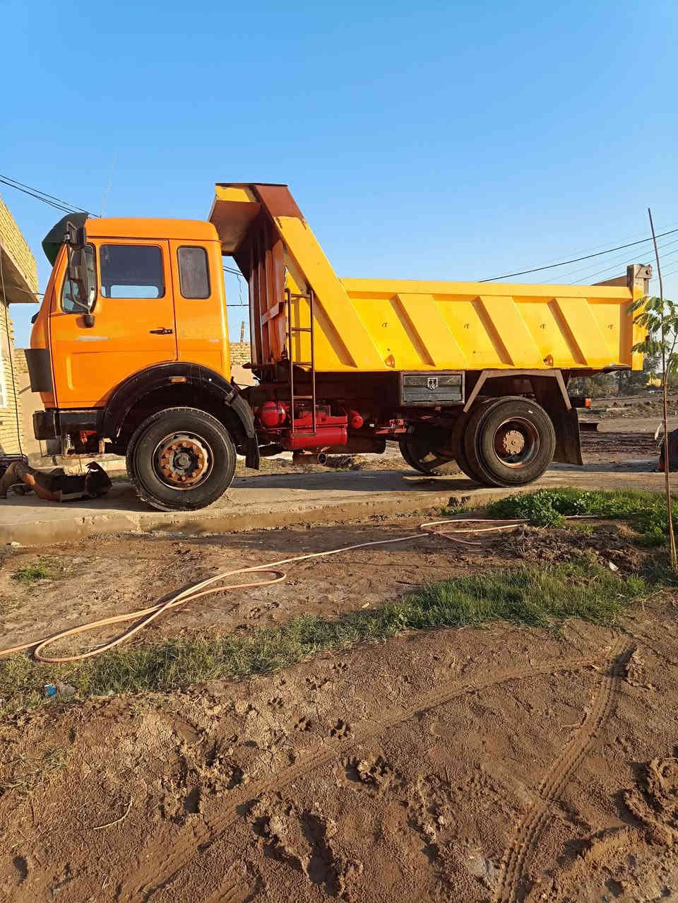 سلام عليكم ورحمه الله *********** وبركاته البي موديل 87 سعره 225بالسنويه 91 رقم صلاح الدين بسمي سنويه لل 27  رقم انكليزي بعدني مادك لوحاته جاهزه حداديه من الطول للطول مانقصه برغي مكينه 35دبل سوبر على السحك سايس 40 كير 160جديد كهربائيات كله شغاله نفض بديه قجمه ونج الماني تخم تاير مكانه ناصريه الحي الصناعي شاصي مامكفول مامكفول شبي ماعرف      من شتريته السعر 225 ورقه بيه مجال رجأن لحد يعلق تعليق سلبي تفاصيله ذكرتهن كلهن مايعجبك السعر عوفه تلكه احسن منه سياره المانيه اكسن جي اف 24
