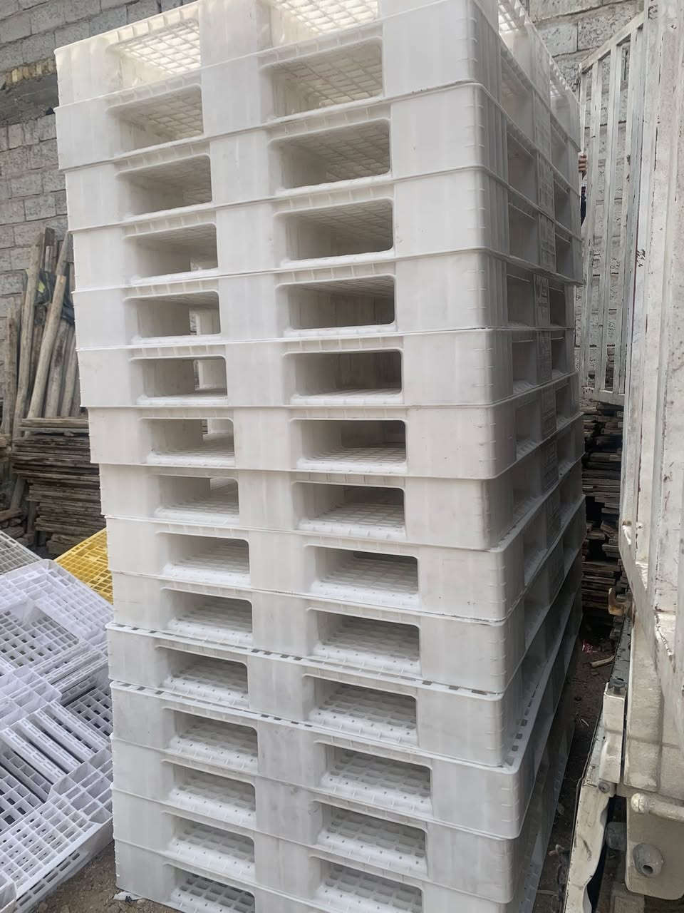 سكيب بلاستك لبيع وزن 18 كيلو مكان بغداد الستفسار ***********
