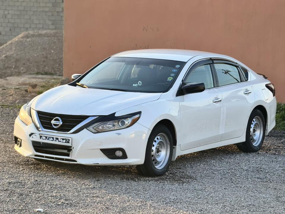 السلام عليكم ورحمة وبركاته   التيما لبيع موديل 2018 فئه svبلاص ماعده الفتحه سياراه نظيفه ماشيه135  مكينه او كير  بشرط بسمي ثاني يوم تحويل كامله دينار متصرف عليه  تفاصيل *********** سعر 130 او بيه مجال سونار مرافق مع الصور
