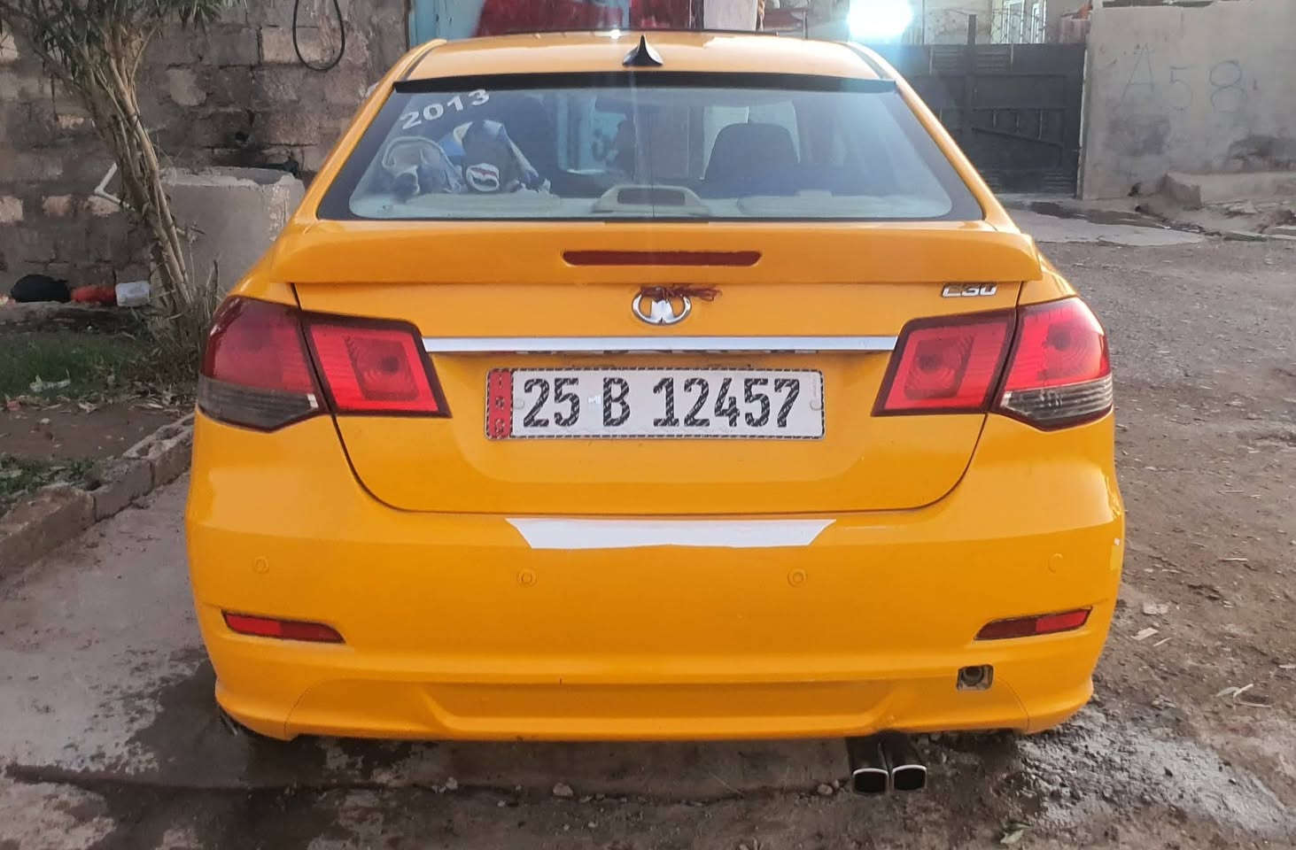 السلام عليكم سياره تكسي كريت ويل موديل 2013 مكينه  يارس سعر 55 وبي مجال حك جيةسياره باسمي تبريد شغال سنويه لل2030 لاتصال علا هاذ رقم   ***********
