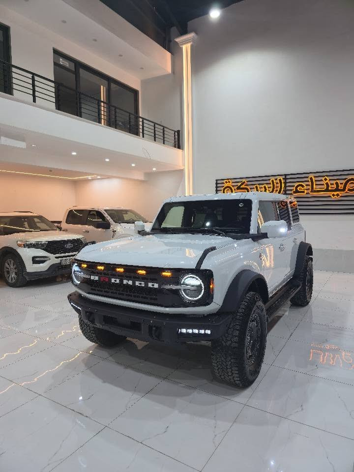 FORD BRONCO 2025 OUTER BANK
سعر:458 ورقة
موديل: 2025
وارد أمريكي
لون : أبيض
محرك:2.7 V6
ماشيه:  0 مايل
 مواصفات: 5 دكمة فول مواصفات كشن تدفئة نقطة عمي, رادار خلفي  
عنوان : أربيل المدينة المعارض معرض ميناء البركة 
*********** أربيل, العراق
