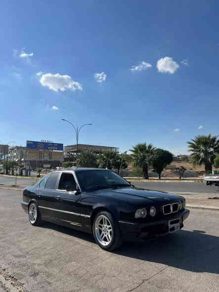 بيم دبيلو موديل 1991 525i سيلايت كشحن جلد كير توماتيك كيرو مكينه بشرط سيار فوول فوول طخم تاير جديد سيار جكوج مابيها سيار نضيف ومرتبه تحويل وكالة بشرط رقم*********** عنوان عقره قريب عن موصل ودهوك واربيل واتساب موجود
