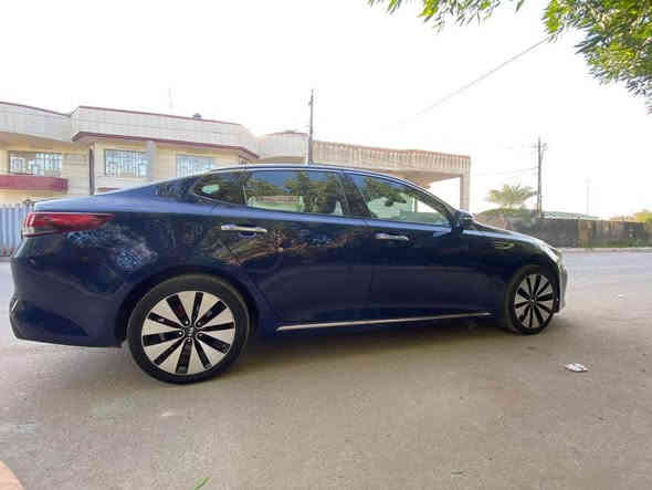 السلام عليكم 
كيا اوبتيما 2016  SXL 
فول 1 ع 1 / 
السيارة ماشية  111الف ضربتهة كما موضح بالصور وبيه حالوب بسيط
مواصفات :
‏ SXL المعروفة
/ محرك 2000 توربو 247حصان
/ بصمة ابواب وجنطه
/ بانوراما طكتين 
/ كامره عدد( 4) 
/   رادارت جانبيه للتحذير
/ لايت زينون عدستين
/ بك لايت لد 
/ سايد بريك بصمة
/ نظام ترحيب كامل مري جانبية وكشن السائق متحرك ويدات باب اناره 
/ صندوك خلفي ذكي يفتح عند الاقتراب  
 / نقط عمياء تحذير عند الاجتياز وعند صف السياره
/ حساسات خلفيه بلاديه
/ كشنات جلد
/ تدفه تبريد كل الكشنات اماميه والخلفيه تدفئه فقط
/ تحكمات الكشنات الاماميه كهربائي وخزن 2 وضعيات
/ شاشة كبيرة و gbs    
/ تحكمات ستيرن فول كامله
/ شفتات كير بالستيرن
/ تبريد قطعتين منفصل 
/ سستم صوت الماني هارمن كاردن 10 سماعات 
/ بردات  جانبيه بلادي سحب
  
السعر 128 $ وبيهة مجال 
للتواصل : ***********
مكان السيارة بغداد. البلديات بغداد
