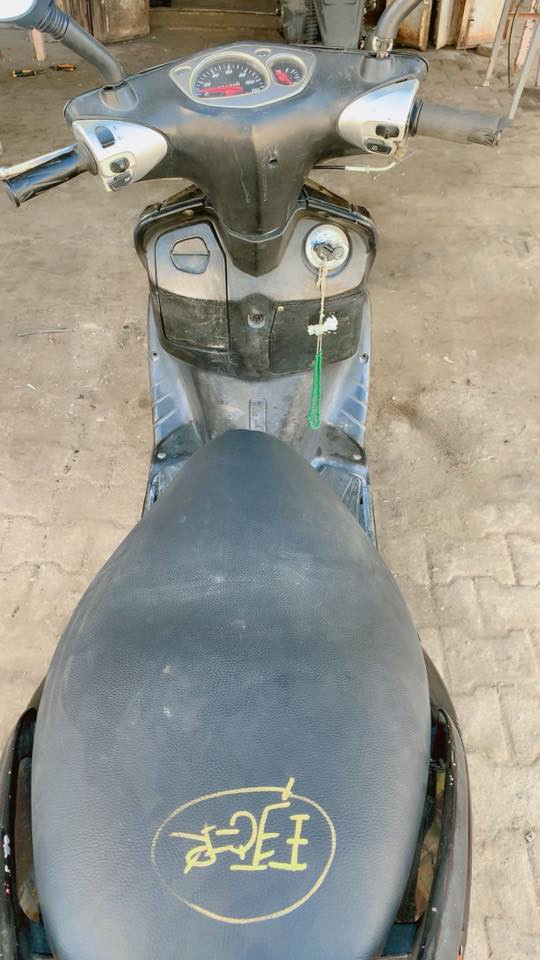 سلام عليكم
سكنس نثيه ياباني 110 
مكينه مكفوله 
باتري جديد كفرات ختم واحد 
كهرباياتها شغاله كلها
كيج سرعه كيج بانزين
معروضه 400 
***********
