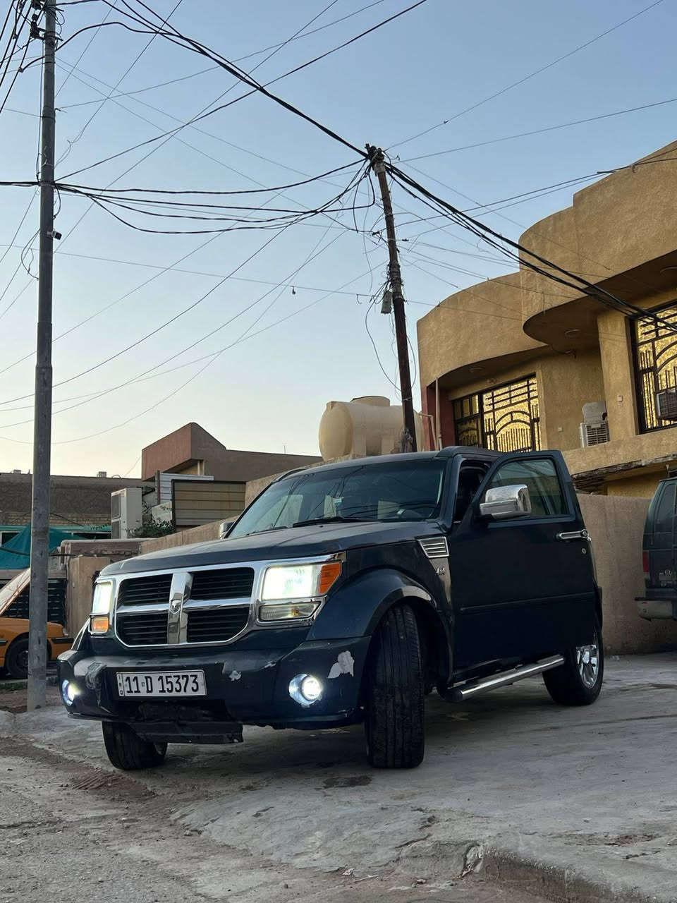 دوج نترو ٢٠٠٨ /٦سلندر٣٧٠٠ رقم بغداد إنكليزي بيها جراد مثل ما موضح بالصور
كير مكينة خير من الله منظومة زنون جديدة تخم تاير والسيارة تجي لمتد
شاشة.. فتحة.. تدفئة بالكشنات.. ويل كروم حجم ٢٠ .. تشغيل عن بعد .. وبيها نواقص بسيطة المشتري بعد أي رتبها.. 
واتساب ***********
