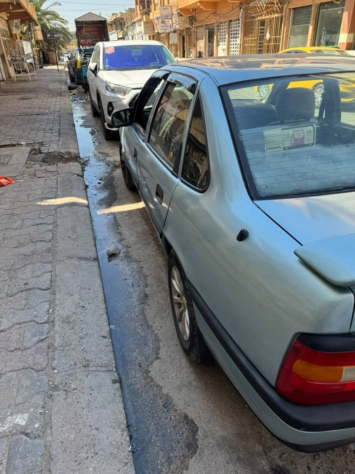 السلام عليكم اوبل فكترا للبيع
موديل 1991 
صبغ عام اثر جراد 
محرك 1600 مكفول 
كير مكفول 
سنويه صاقطه تحويل ثاني يوم 
السعر 30 وبيها مجال 
الأنبار الفلوجه 
***********
