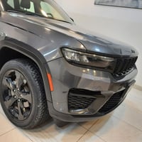 للبيع سيارة جيب كراند شيروكي 2023  الضرر كلش بسيط بالجاملغ الخلفي اليس...